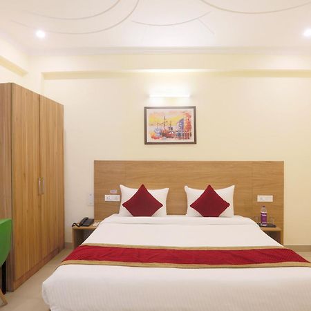 Hotel Lemon Suites & Banquet Noida Sector 62 Eksteriør billede