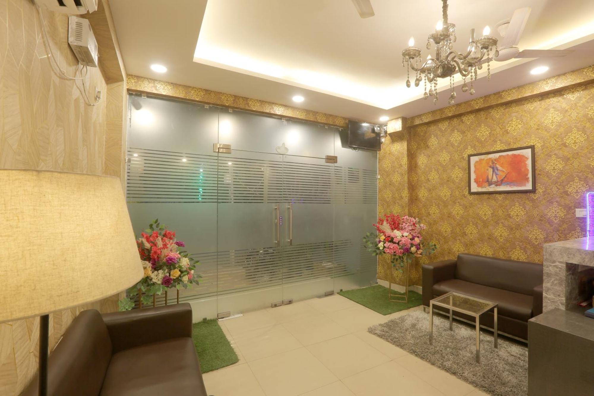 Hotel Lemon Suites & Banquet Noida Sector 62 Eksteriør billede