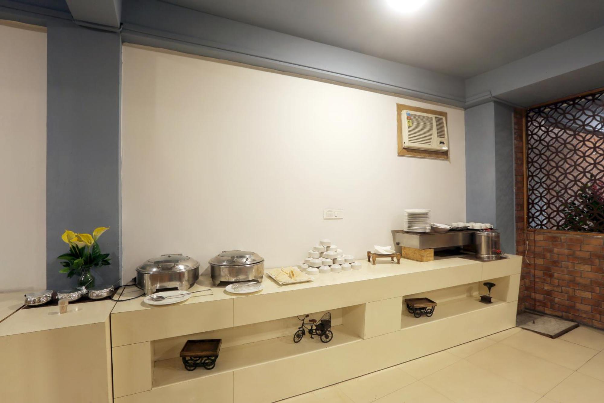 Hotel Lemon Suites & Banquet Noida Sector 62 Eksteriør billede